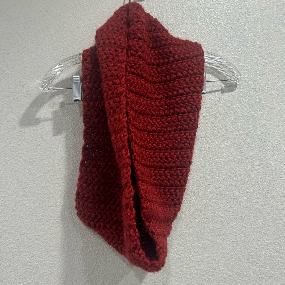Handmade crochet Knit Bergandy Infinity Scarf NEW